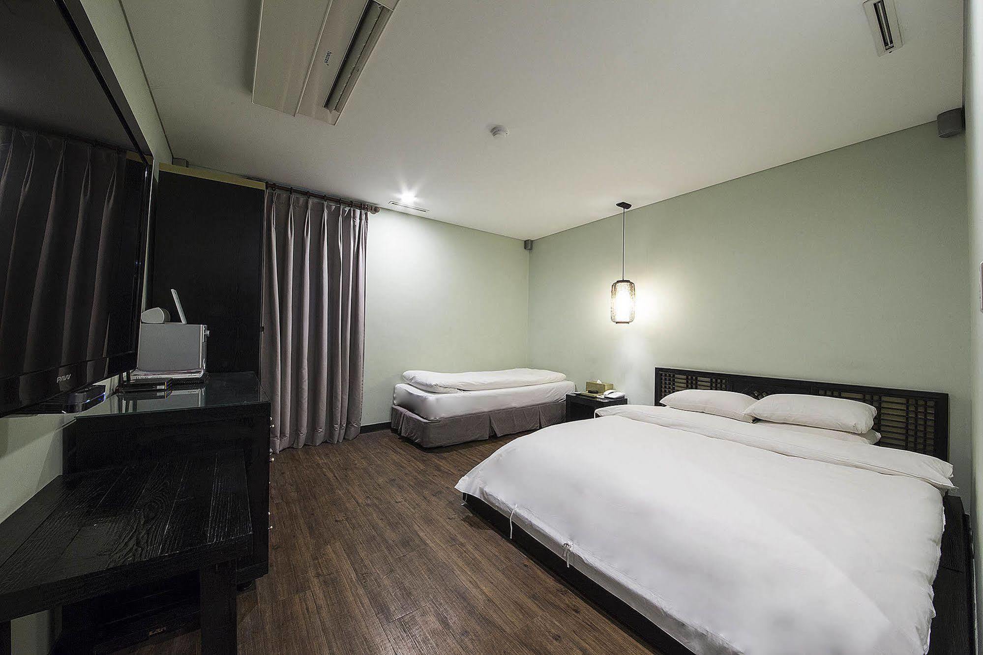 Hotel Tower Gimpo Buitenkant foto