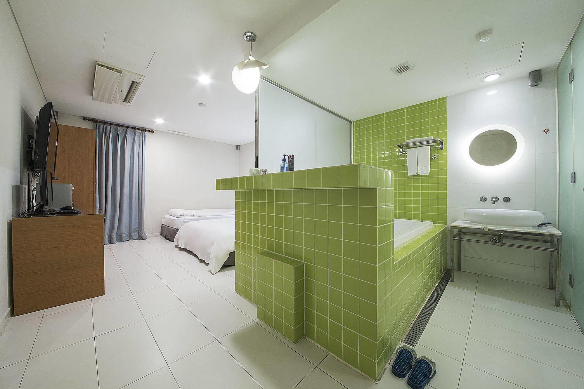 Hotel Tower Gimpo Buitenkant foto