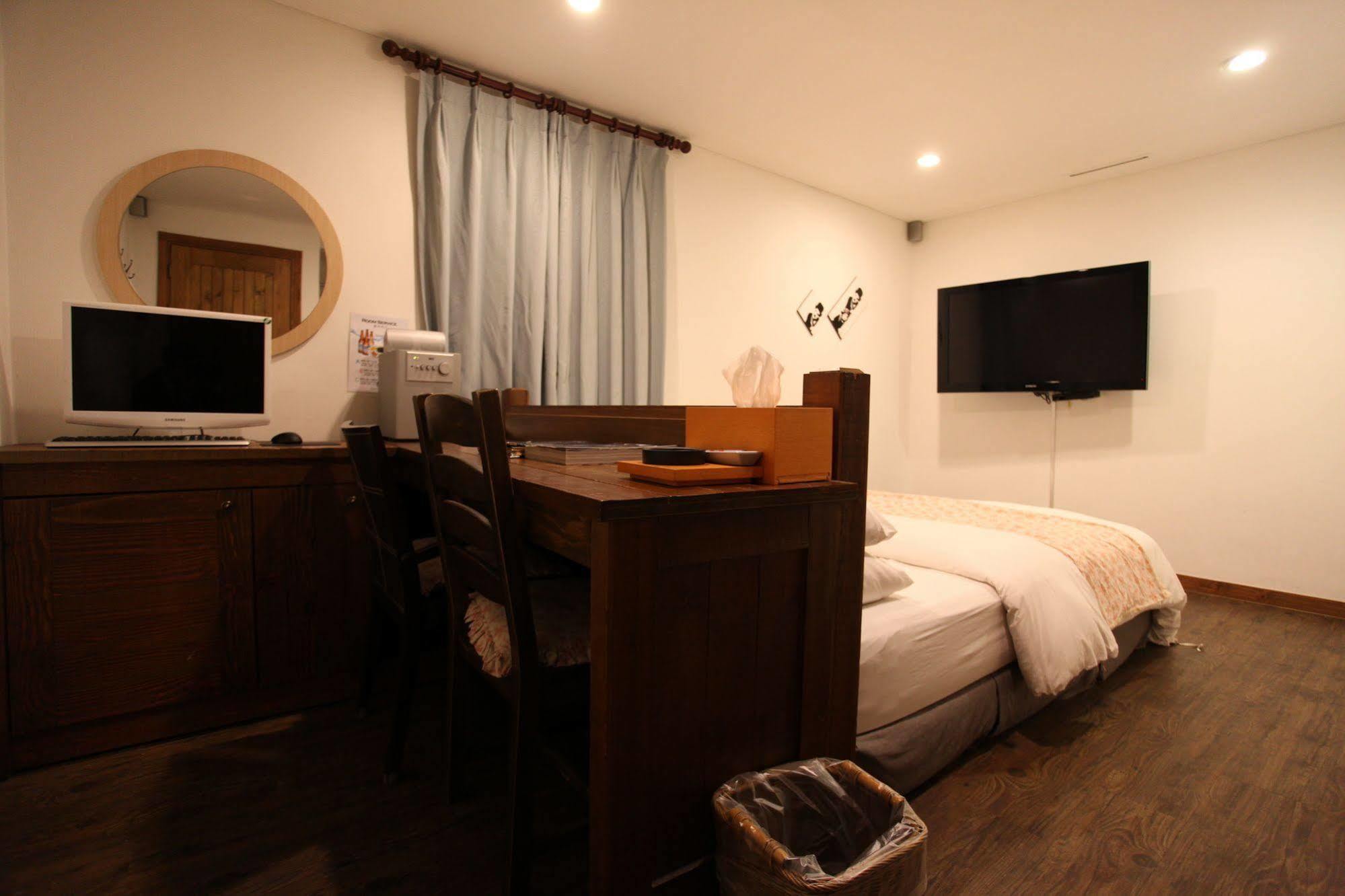 Hotel Tower Gimpo Buitenkant foto
